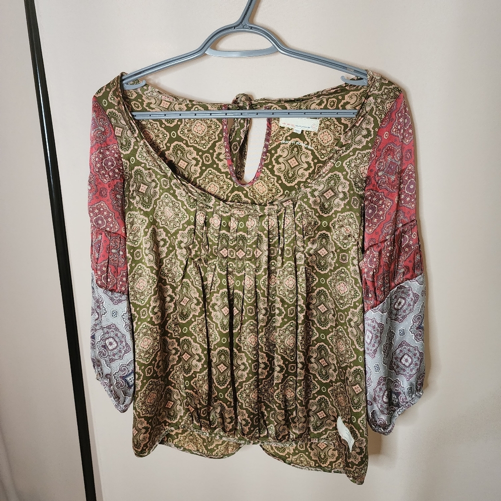 100% Silk Blouse, off the shoulder, size small